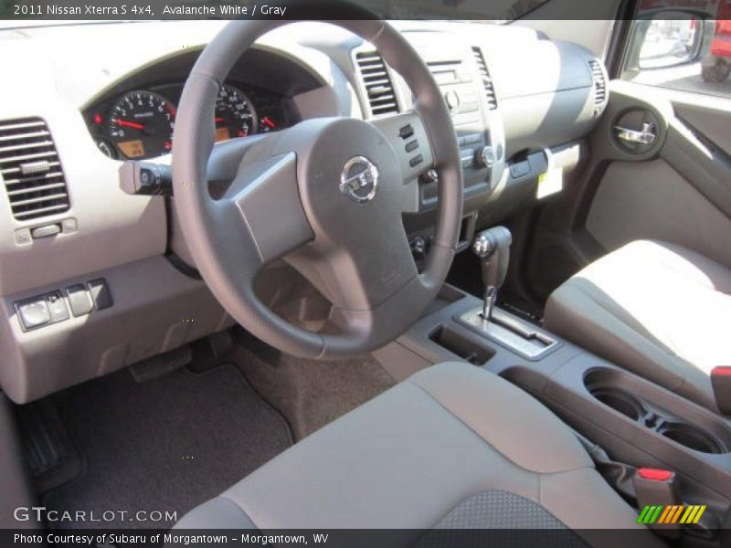 Avalanche White / Gray 2011 Nissan Xterra S 4x4