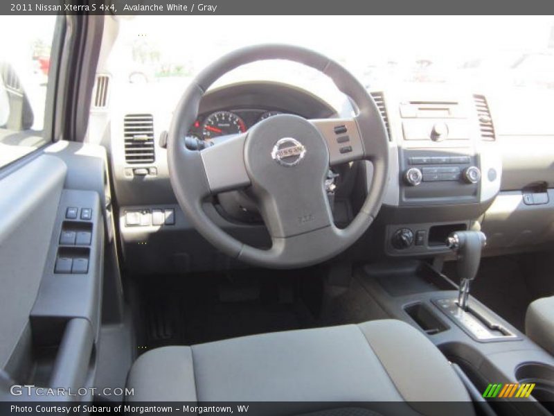Avalanche White / Gray 2011 Nissan Xterra S 4x4