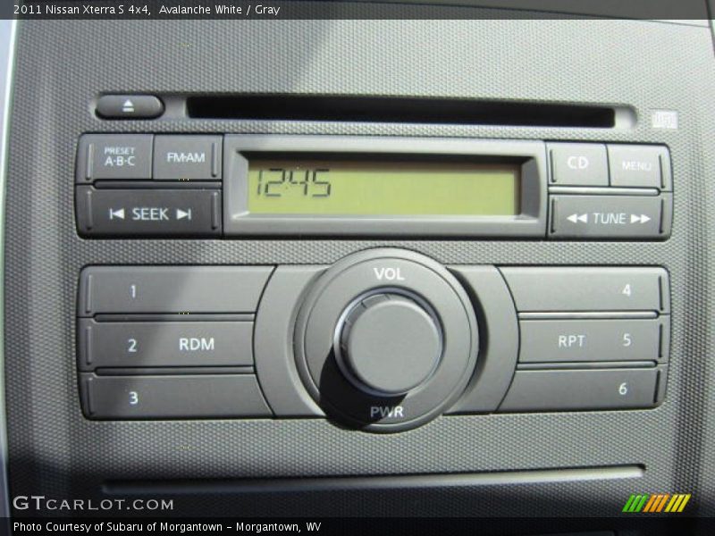 Avalanche White / Gray 2011 Nissan Xterra S 4x4