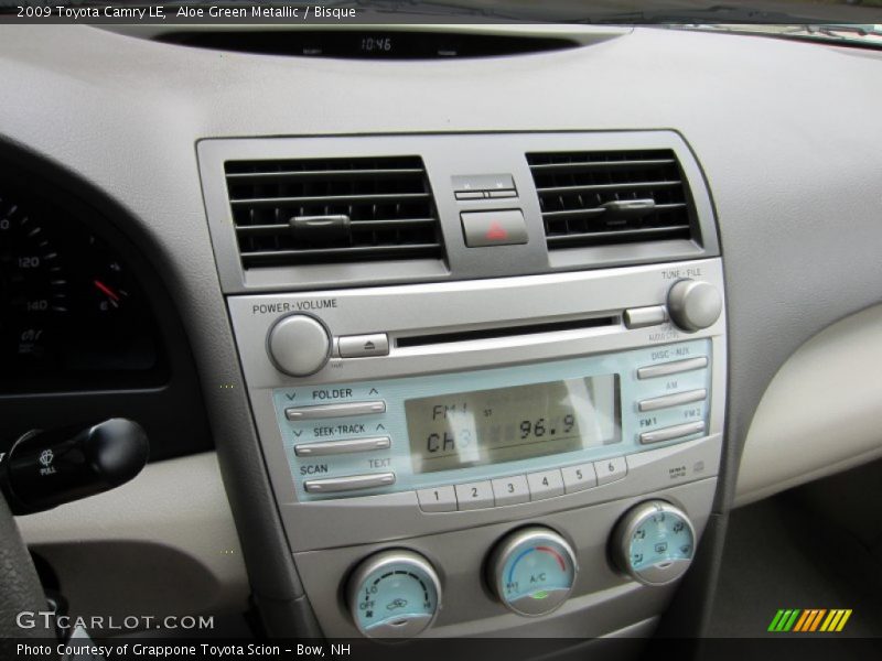 Aloe Green Metallic / Bisque 2009 Toyota Camry LE