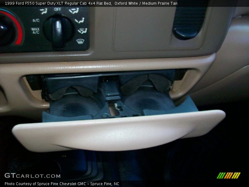 Oxford White / Medium Prairie Tan 1999 Ford F550 Super Duty XLT Regular Cab 4x4 Flat Bed