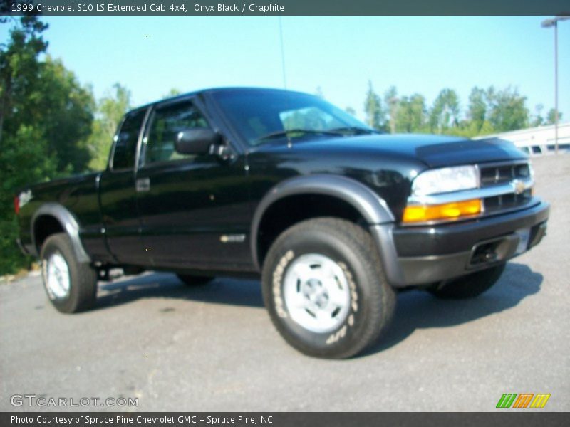 Onyx Black / Graphite 1999 Chevrolet S10 LS Extended Cab 4x4