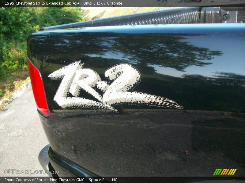 Onyx Black / Graphite 1999 Chevrolet S10 LS Extended Cab 4x4