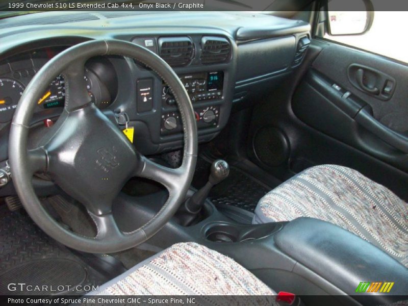 Graphite Interior - 1999 S10 LS Extended Cab 4x4 