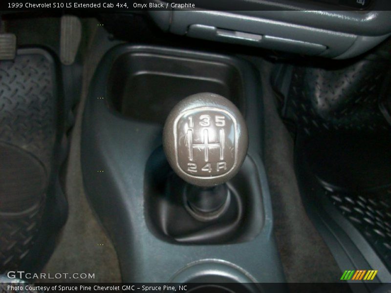  1999 S10 LS Extended Cab 4x4 5 Speed Manual Shifter