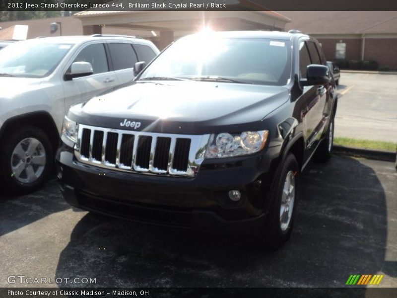 Brilliant Black Crystal Pearl / Black 2012 Jeep Grand Cherokee Laredo 4x4