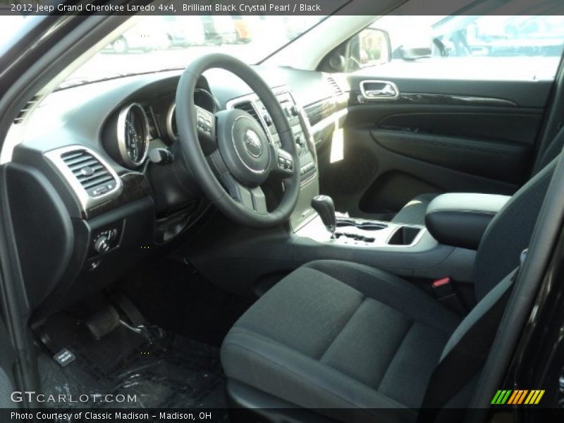 Brilliant Black Crystal Pearl / Black 2012 Jeep Grand Cherokee Laredo 4x4