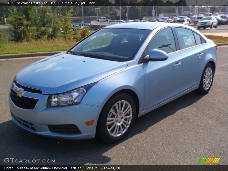 Front 3/4 View of 2012 Cruze Eco