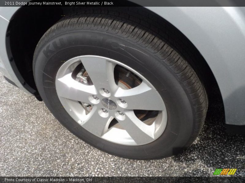 Bright Silver Metallic / Black 2011 Dodge Journey Mainstreet