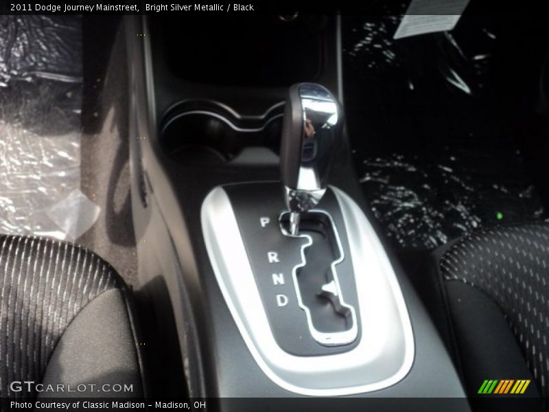 Bright Silver Metallic / Black 2011 Dodge Journey Mainstreet