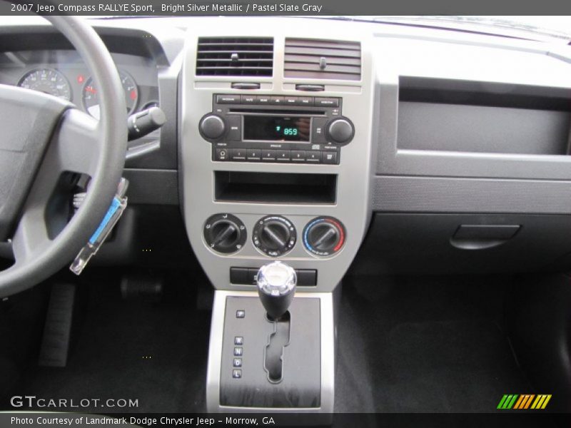 Dashboard of 2007 Compass RALLYE Sport