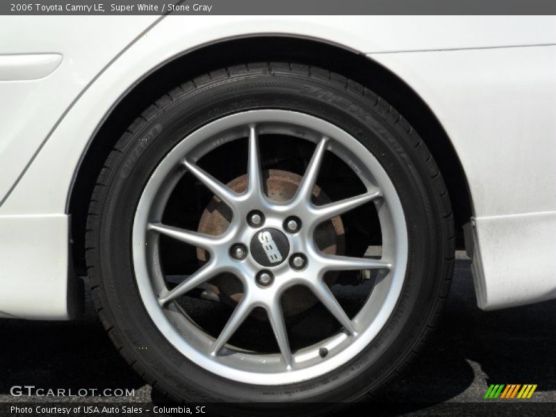 Super White / Stone Gray 2006 Toyota Camry LE