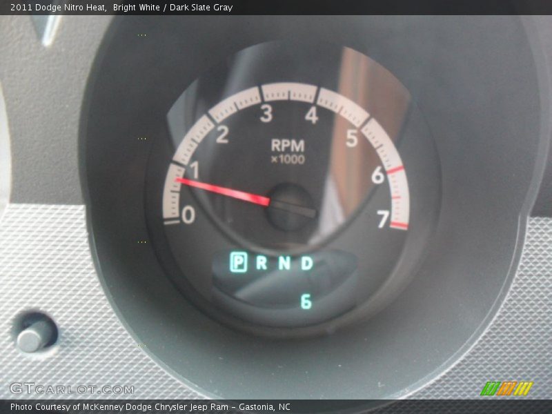 Bright White / Dark Slate Gray 2011 Dodge Nitro Heat