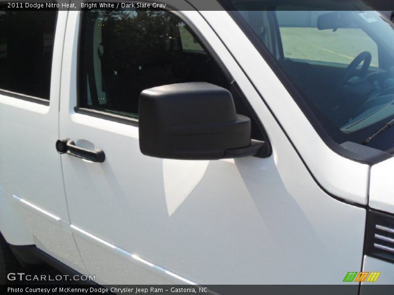 Bright White / Dark Slate Gray 2011 Dodge Nitro Heat