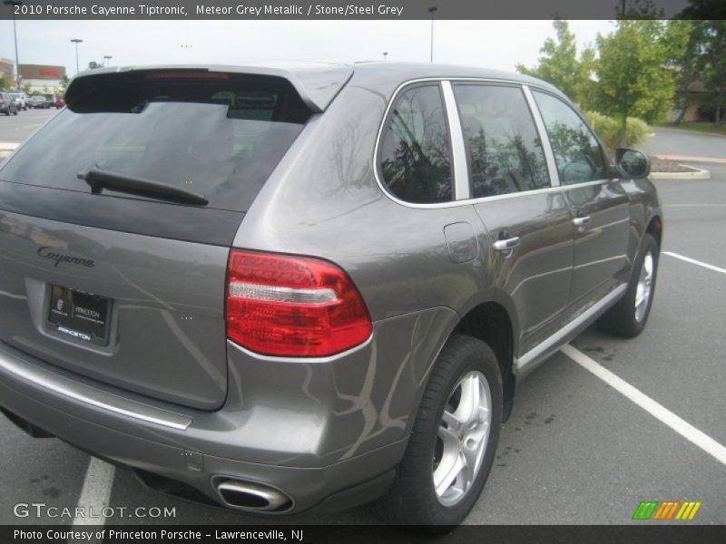 Meteor Grey Metallic / Stone/Steel Grey 2010 Porsche Cayenne Tiptronic