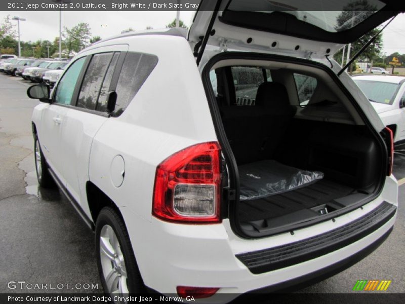 Bright White / Dark Slate Gray 2011 Jeep Compass 2.0 Latitude