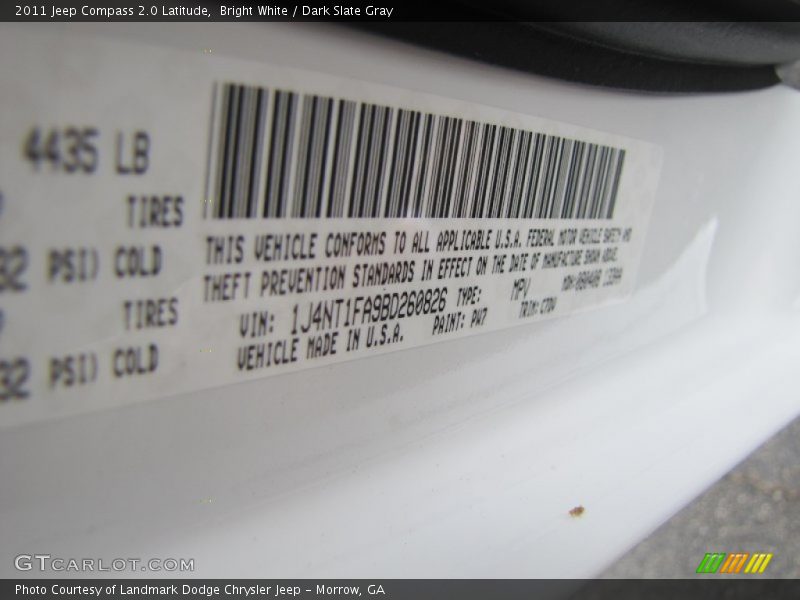 Bright White / Dark Slate Gray 2011 Jeep Compass 2.0 Latitude