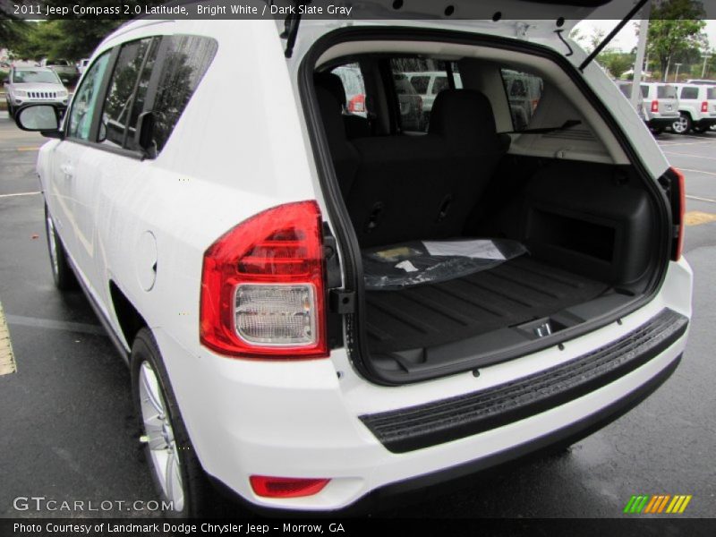 Bright White / Dark Slate Gray 2011 Jeep Compass 2.0 Latitude