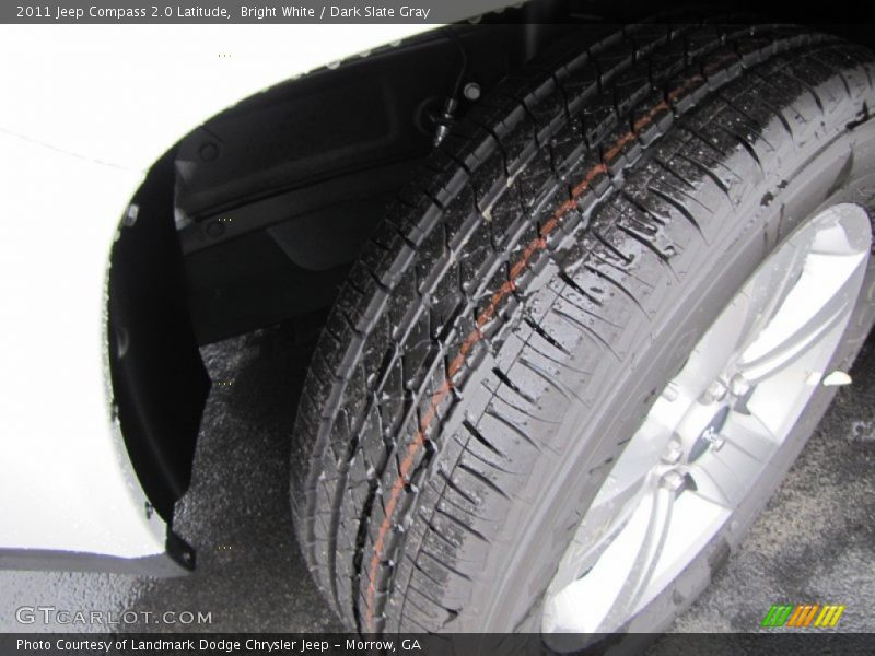Bright White / Dark Slate Gray 2011 Jeep Compass 2.0 Latitude