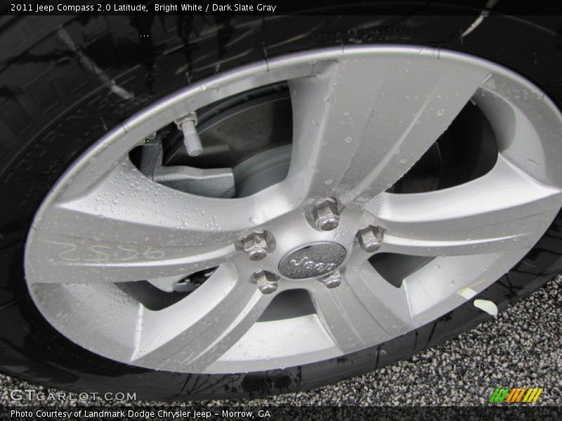 Bright White / Dark Slate Gray 2011 Jeep Compass 2.0 Latitude