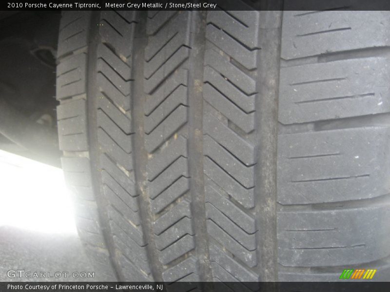 Meteor Grey Metallic / Stone/Steel Grey 2010 Porsche Cayenne Tiptronic
