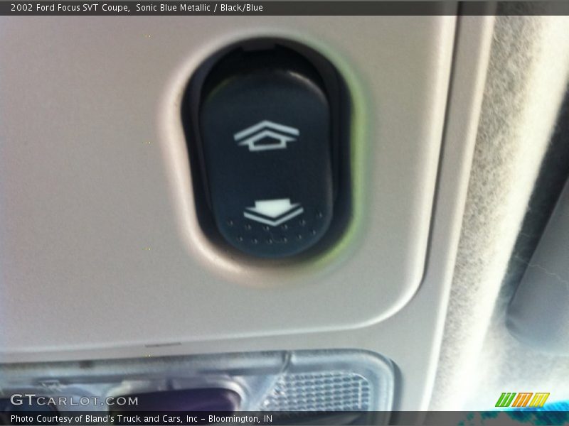 Sonic Blue Metallic / Black/Blue 2002 Ford Focus SVT Coupe