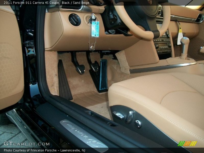 Black / Sand Beige 2011 Porsche 911 Carrera 4S Coupe