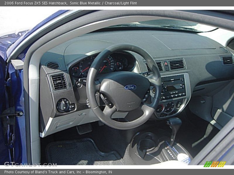 Sonic Blue Metallic / Charcoal/Light Flint 2006 Ford Focus ZX5 SES Hatchback