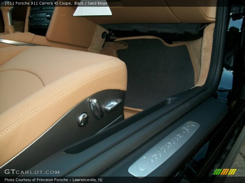 Black / Sand Beige 2011 Porsche 911 Carrera 4S Coupe