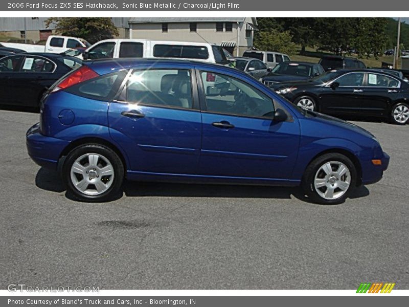 Sonic Blue Metallic / Charcoal/Light Flint 2006 Ford Focus ZX5 SES Hatchback