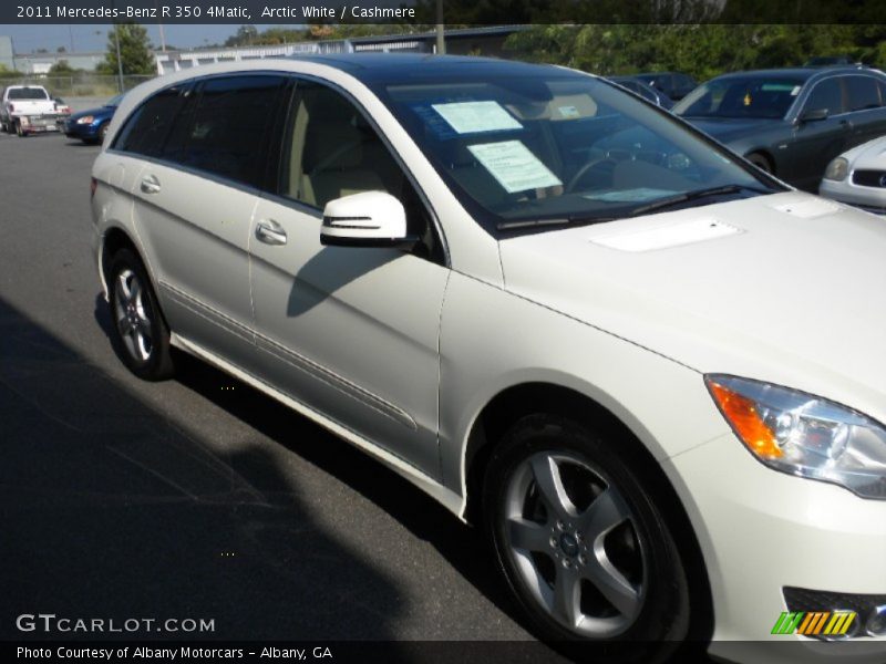 Arctic White / Cashmere 2011 Mercedes-Benz R 350 4Matic
