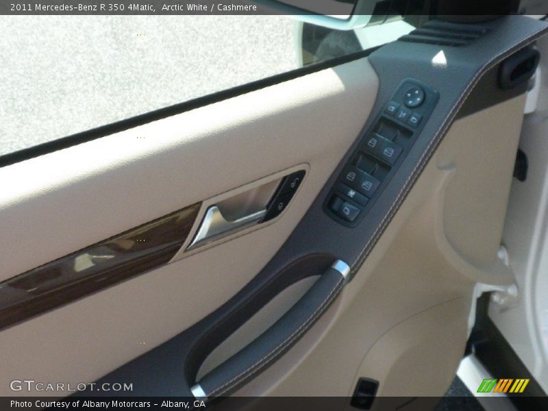 Arctic White / Cashmere 2011 Mercedes-Benz R 350 4Matic