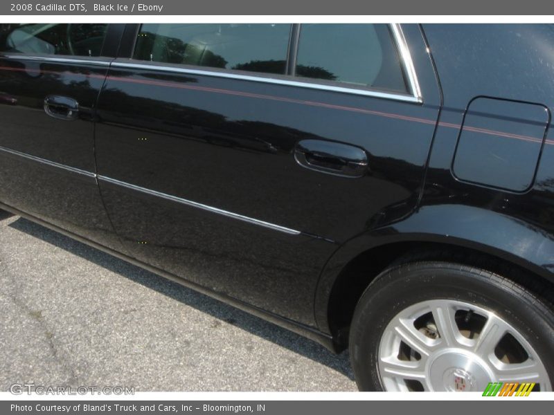 Black Ice / Ebony 2008 Cadillac DTS