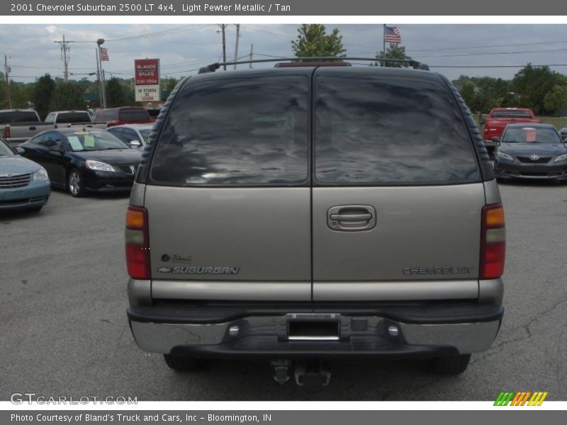 Light Pewter Metallic / Tan 2001 Chevrolet Suburban 2500 LT 4x4