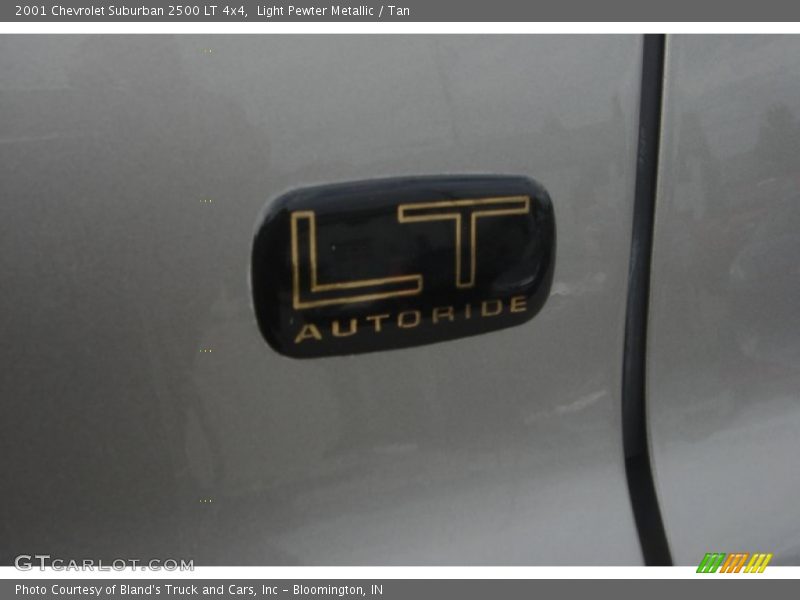  2001 Suburban 2500 LT 4x4 Logo