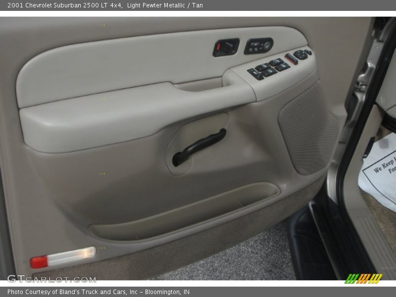 Light Pewter Metallic / Tan 2001 Chevrolet Suburban 2500 LT 4x4
