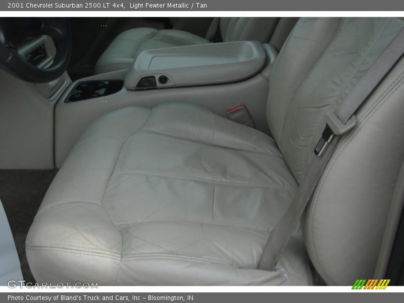 Light Pewter Metallic / Tan 2001 Chevrolet Suburban 2500 LT 4x4