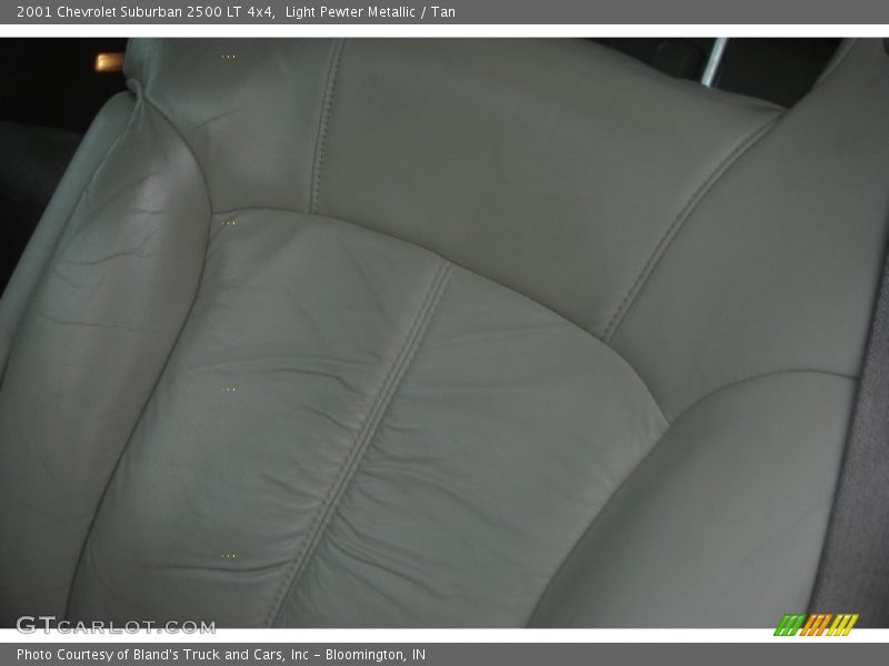 Light Pewter Metallic / Tan 2001 Chevrolet Suburban 2500 LT 4x4