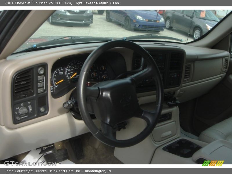 Light Pewter Metallic / Tan 2001 Chevrolet Suburban 2500 LT 4x4