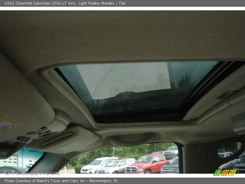 Light Pewter Metallic / Tan 2001 Chevrolet Suburban 2500 LT 4x4