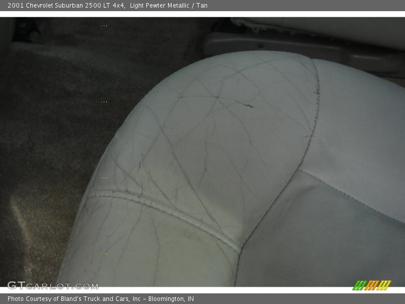 Light Pewter Metallic / Tan 2001 Chevrolet Suburban 2500 LT 4x4