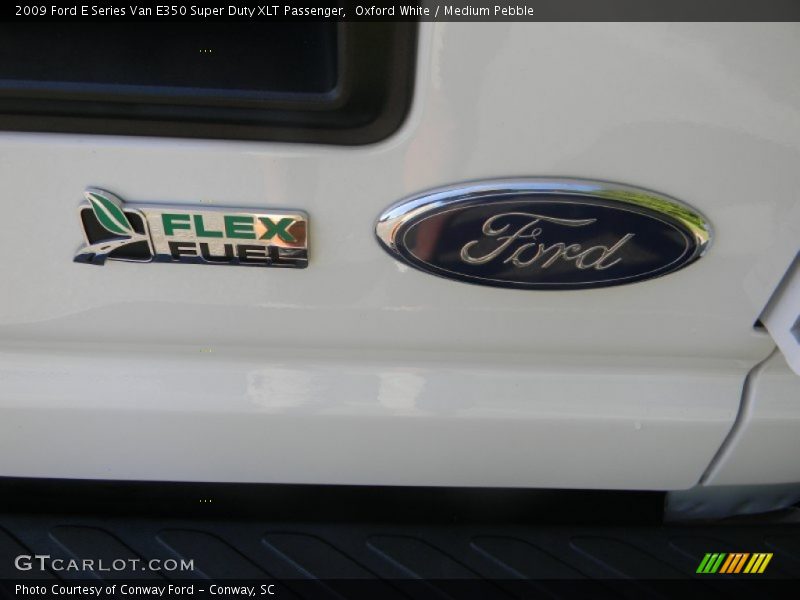 Oxford White / Medium Pebble 2009 Ford E Series Van E350 Super Duty XLT Passenger