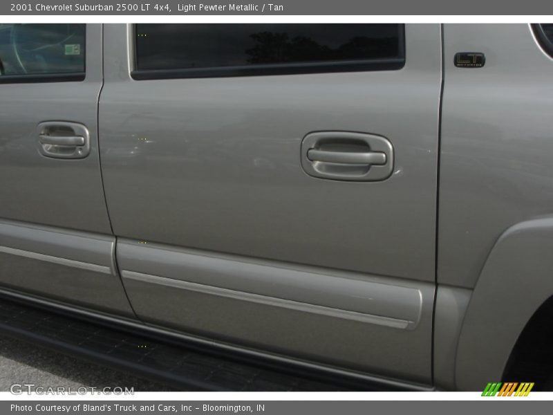 Light Pewter Metallic / Tan 2001 Chevrolet Suburban 2500 LT 4x4