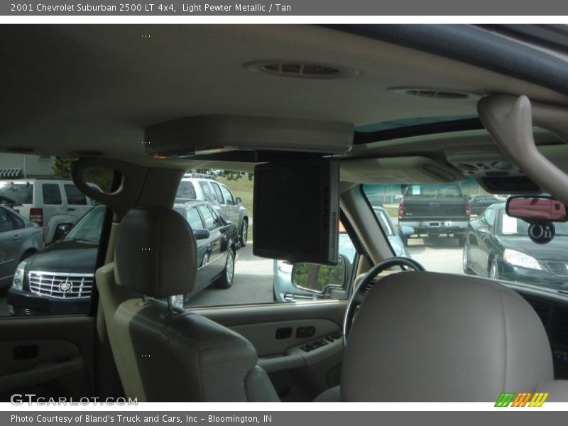 Light Pewter Metallic / Tan 2001 Chevrolet Suburban 2500 LT 4x4