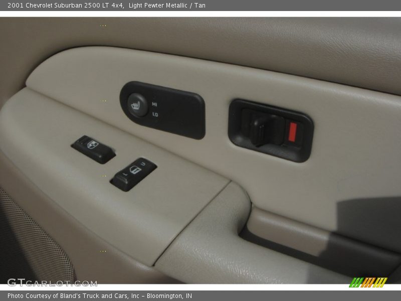 Light Pewter Metallic / Tan 2001 Chevrolet Suburban 2500 LT 4x4