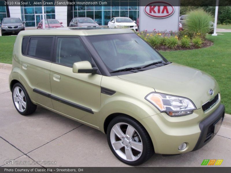 Alien Green / Sand/Black Houndstooth Cloth 2010 Kia Soul !