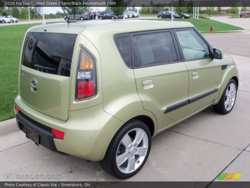 Alien Green / Sand/Black Houndstooth Cloth 2010 Kia Soul !