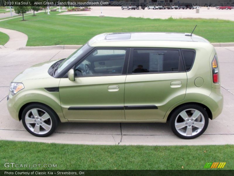 Alien Green / Sand/Black Houndstooth Cloth 2010 Kia Soul !