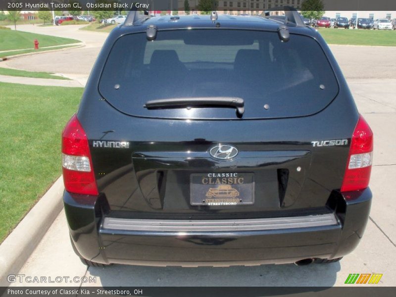 Obsidian Black / Gray 2005 Hyundai Tucson GL