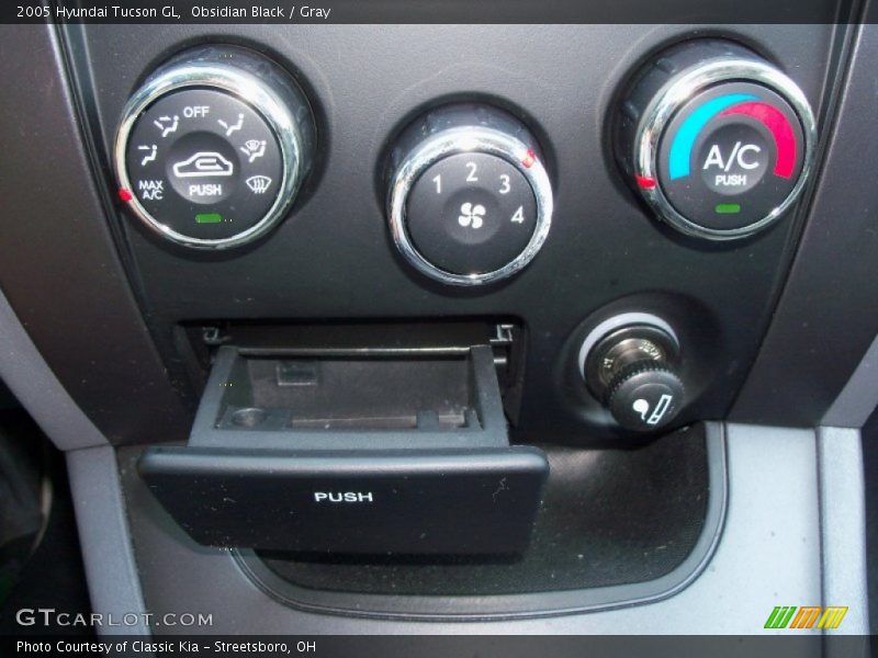 Obsidian Black / Gray 2005 Hyundai Tucson GL